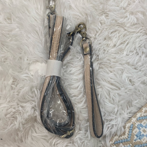 NWOT! Susan Joy Vegan Leather Kate Crossbody Wristlet Clutch with Extra Strap! - Picture 7 of 11
